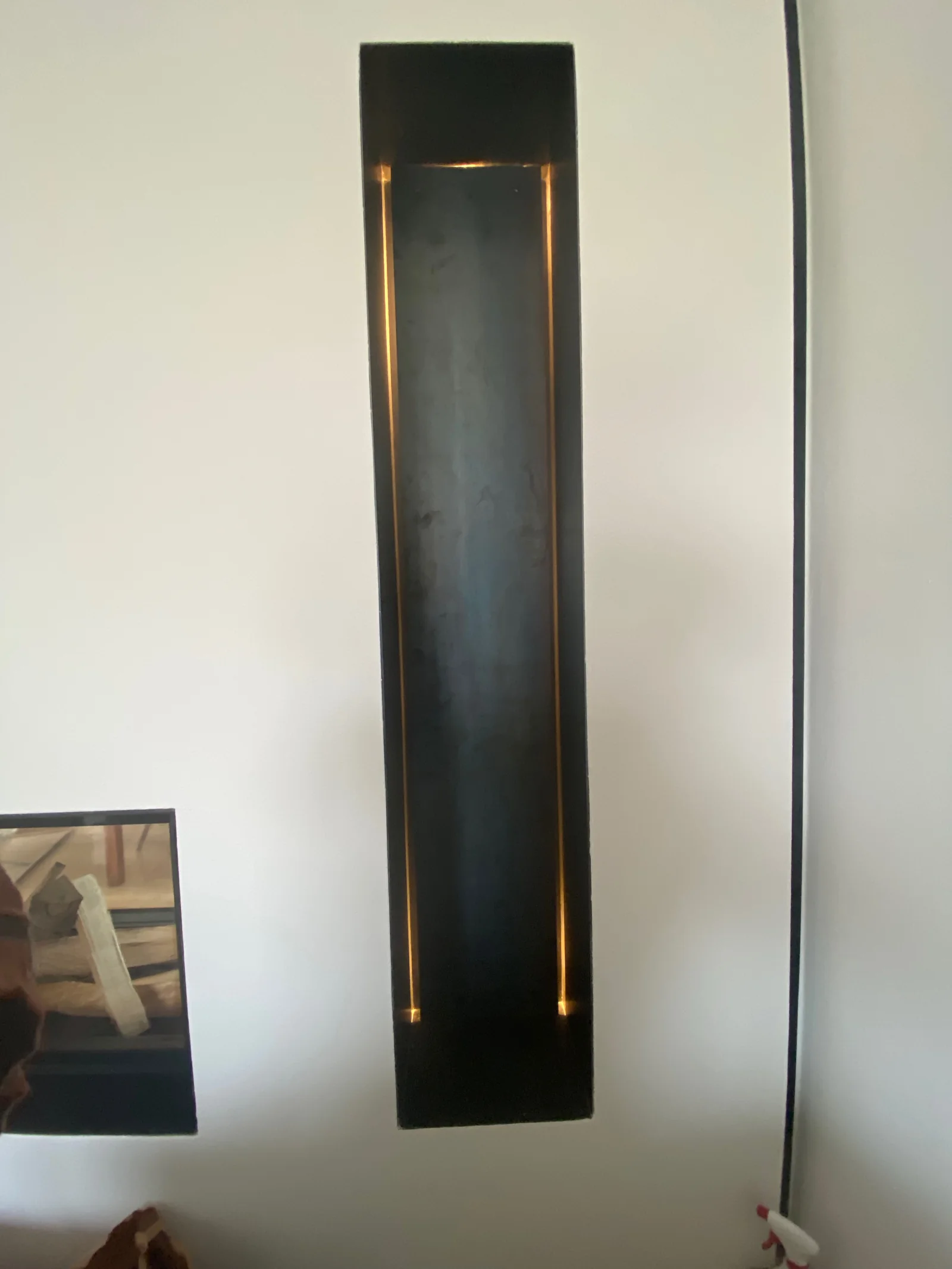 Regalnische aus geöltem Rohstahl