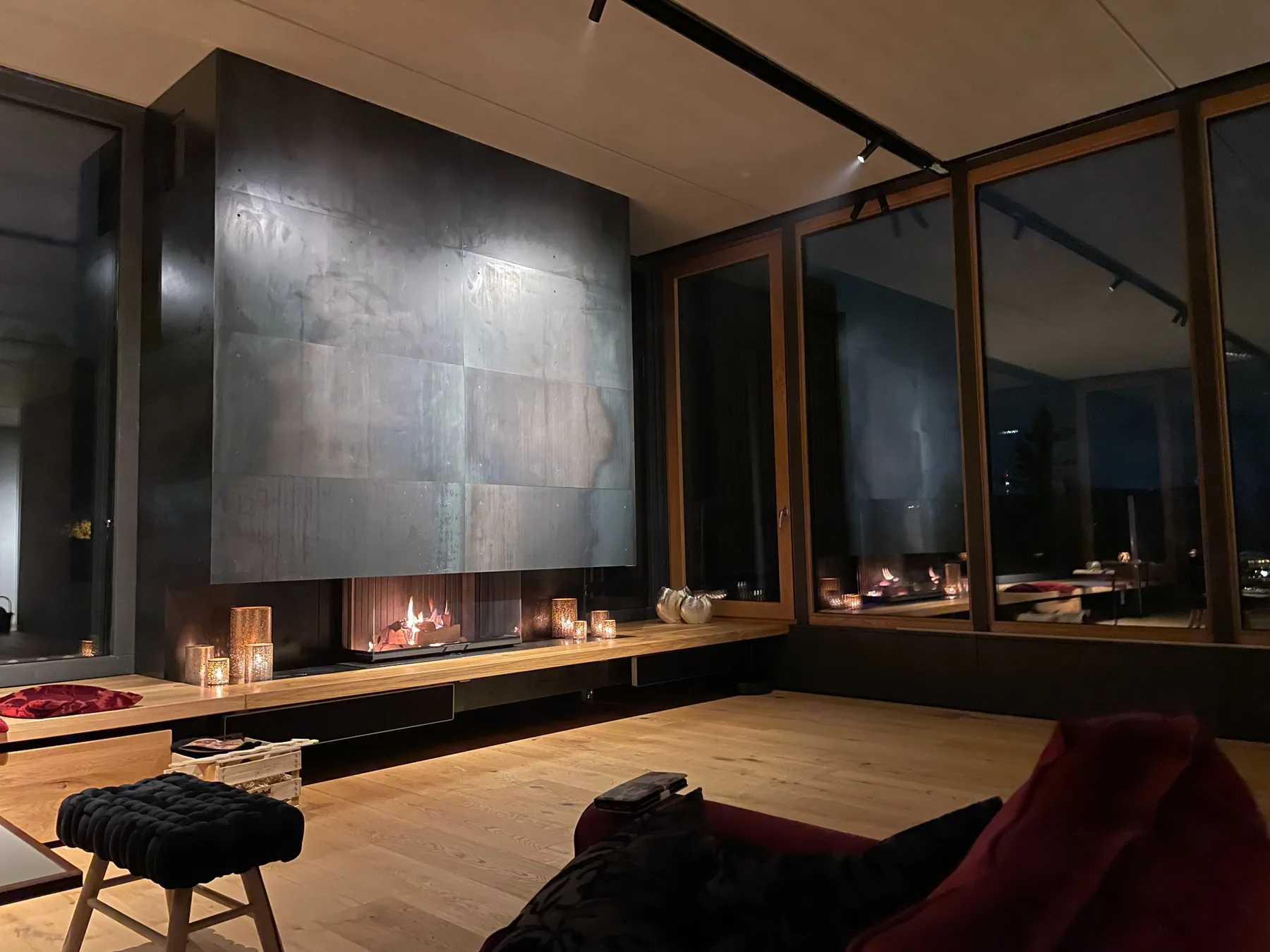 Panoramakamin bei Nacht im Wohnraum in Stuttgart-Rotenberg