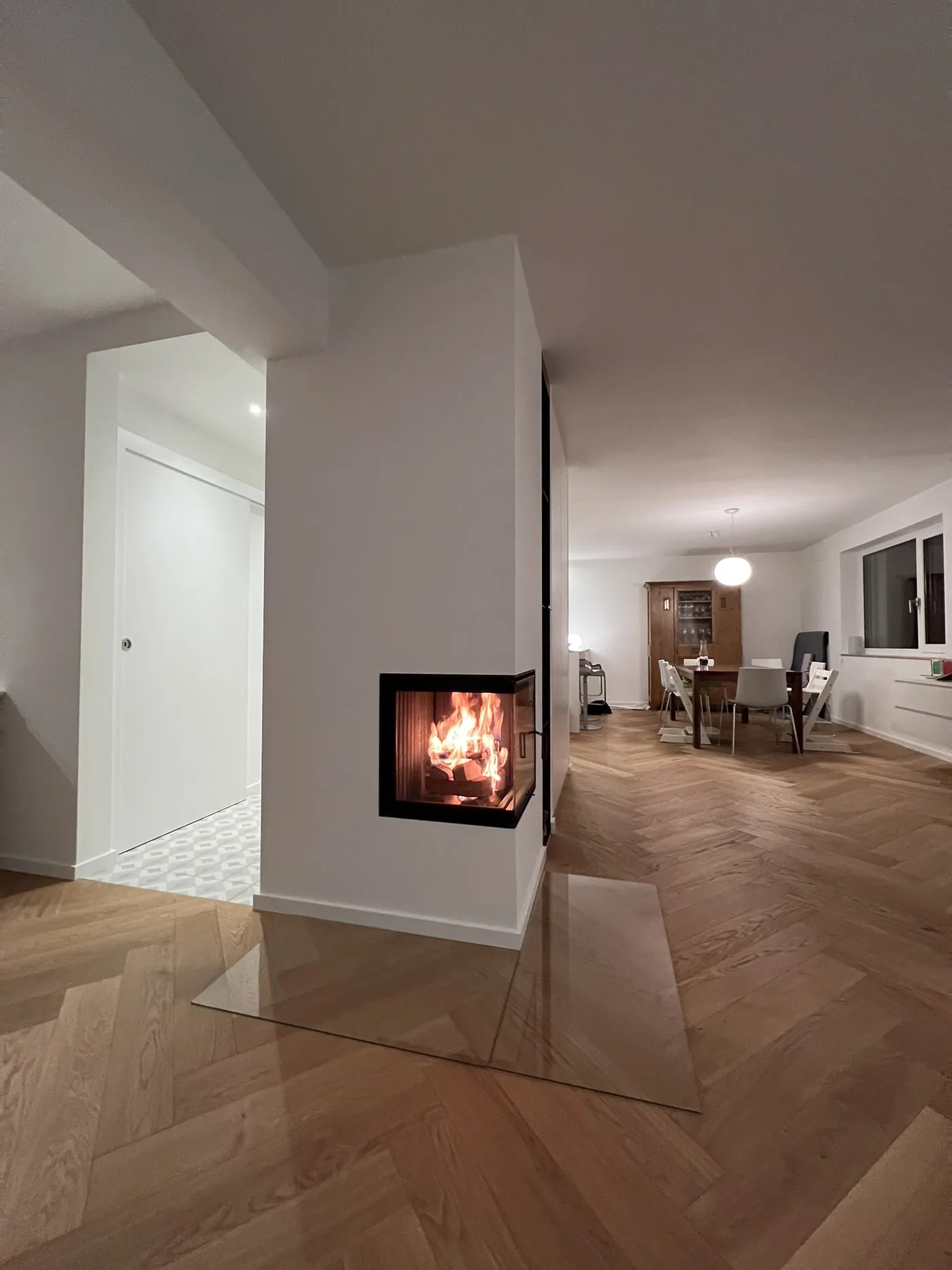 Brennender Eckkamin HOXTER ECKA 51 im Projekt Stuttgart-Sillenbuch – Ansicht 4